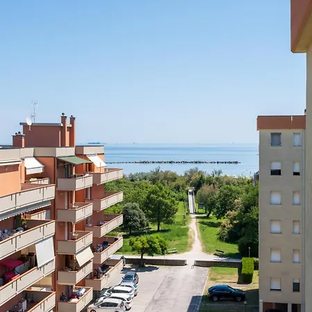 Aurora Aparthotel 4*