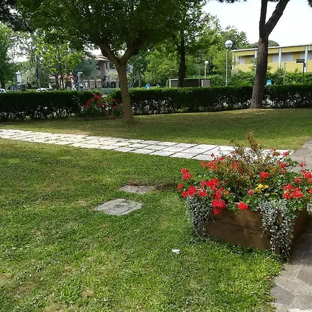 Aurora Apartahotel 4*